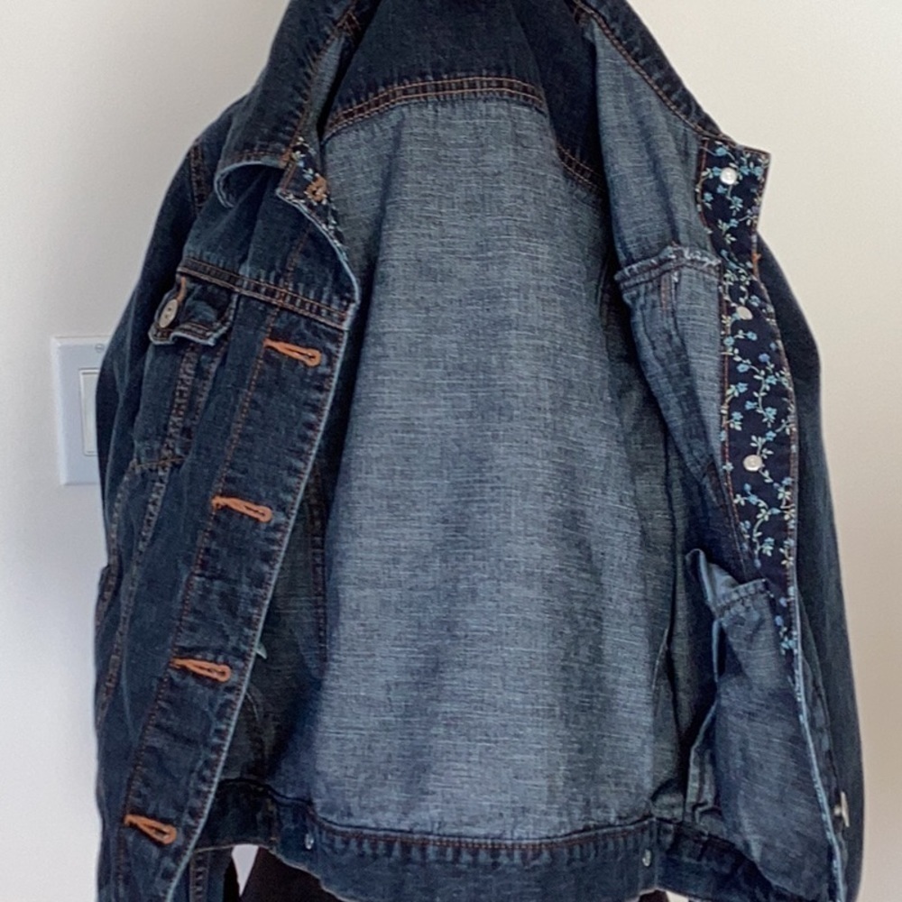 Eddie Bauer dark wash denim blue jean jacket. Women’s size small - Picture 10 of 16